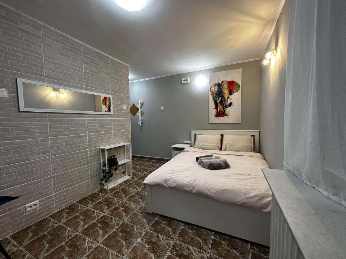 One Room Apartment Decebal Bucureşti Eksteriør bilde